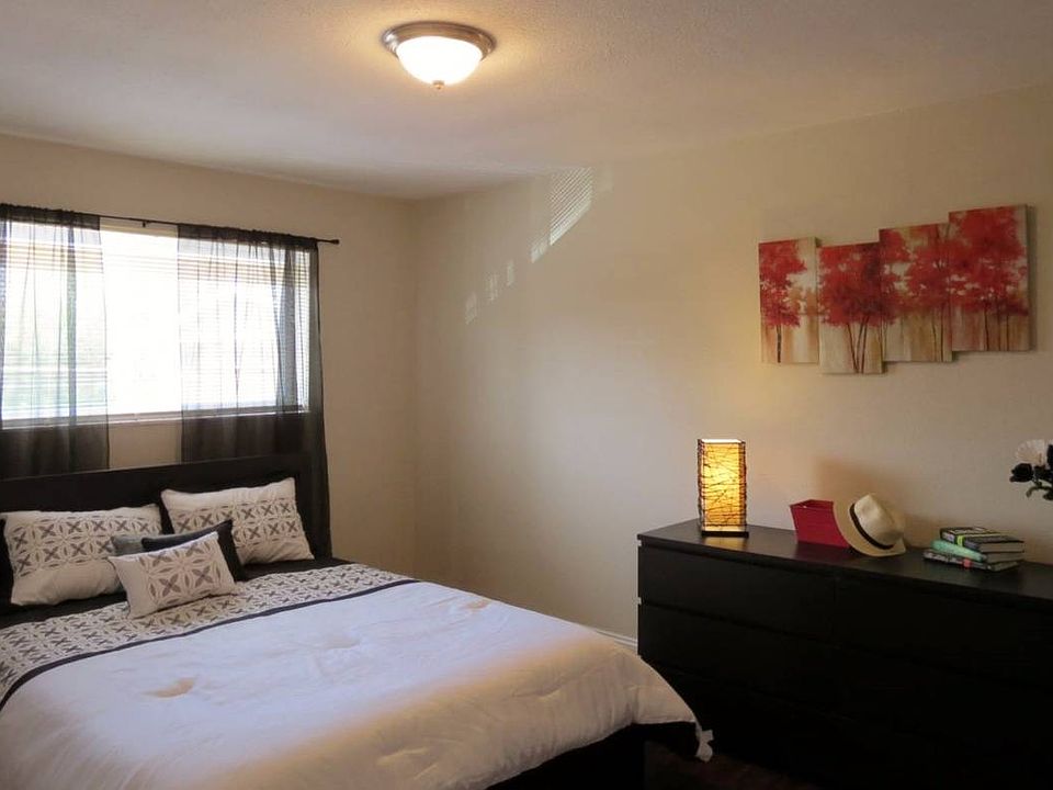 2nd image of 4305 Walker Ln APT D
