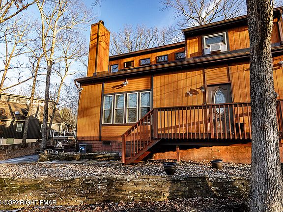 4th image of 122 Dover Dr