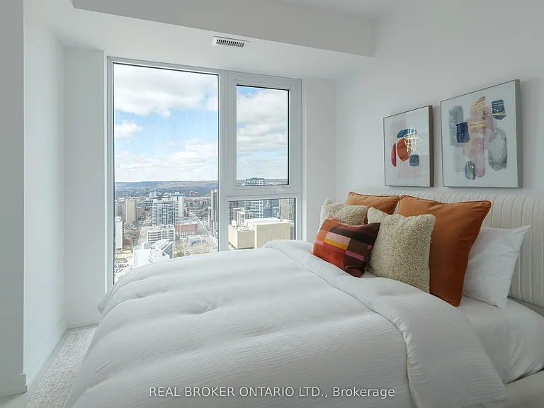 75 James St S #2701 — Photo 9