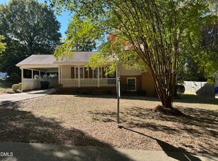 901 Northclift Dr, Raleigh, NC 27609