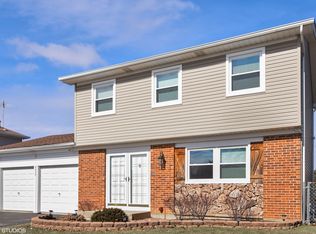 4455 Bayside Cir, Hoffman Estates, IL 60192