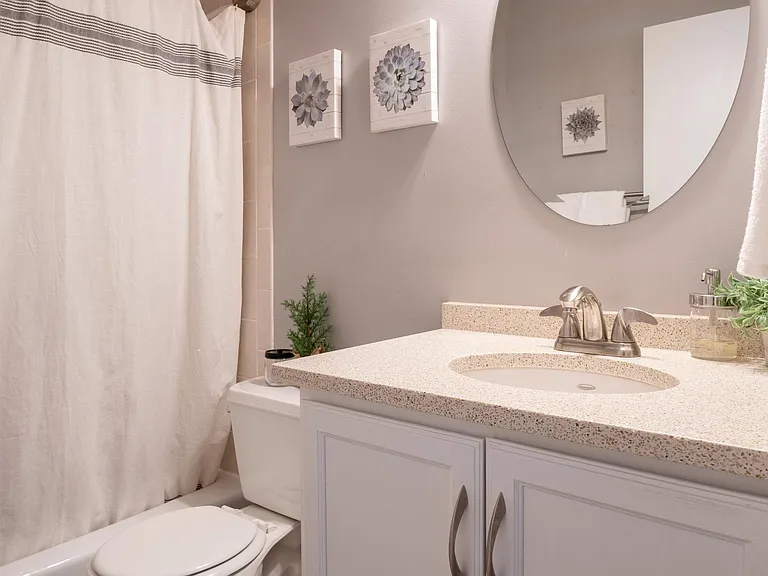 5136 Hiawatha Ave #201 — Photo 13