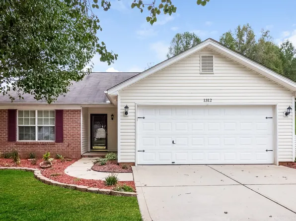 1312 River Run Rd, Lowell, NC 28098
