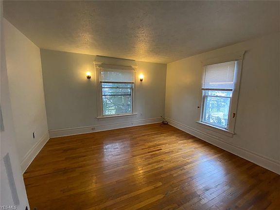 3rd image of 146 Wadsworth Ave #2