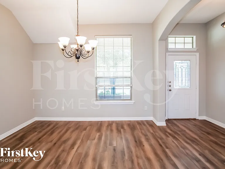 5829 Nathaniel Dr — Photo 5