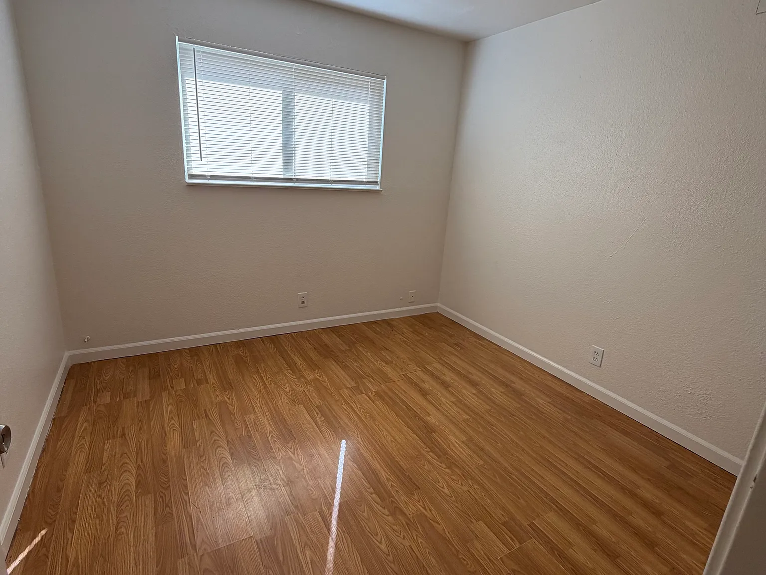 4 bed, 1465 sqft, $2,350 — Photo 3
