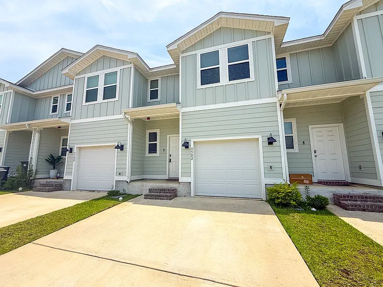 9502 Nature Creek Cir — Photo 1
