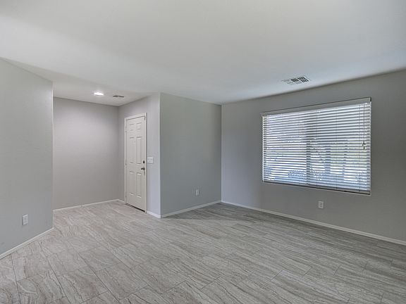 4th image of 2631 N Princeton Dr