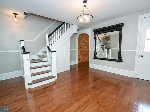 5th image of 2219 N Hancock St