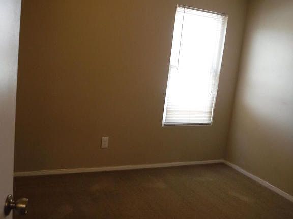 3rd image of 1927 E Hampton Ave Unit 241