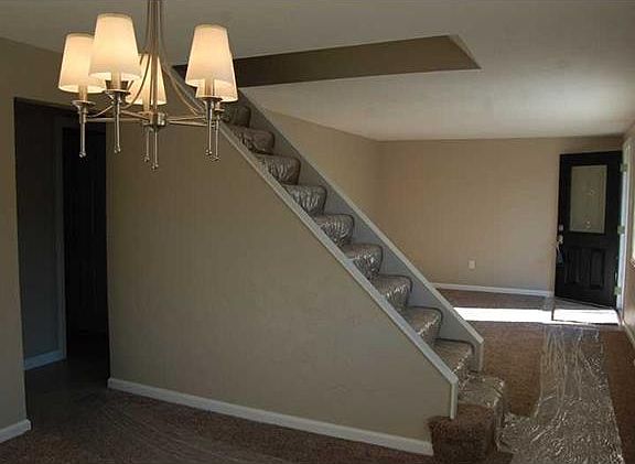 5th image of 16 Meadowbrook Ave