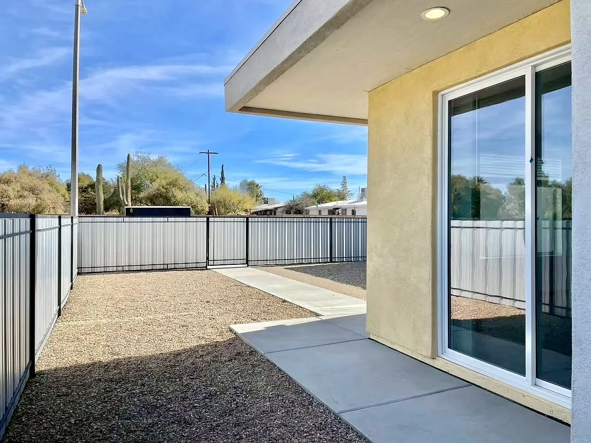 3 bed, 1624 sqft, $1,800 — Photo 2