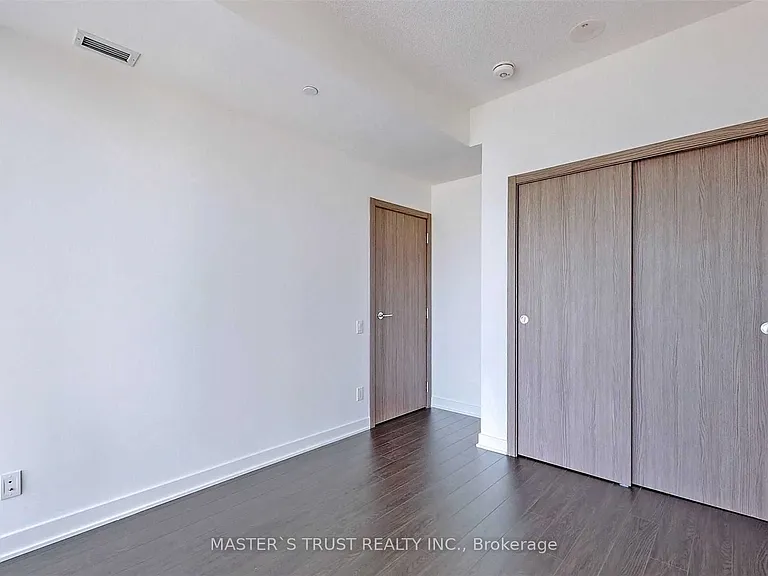 17 Bathurst St #2611 — Photo 13