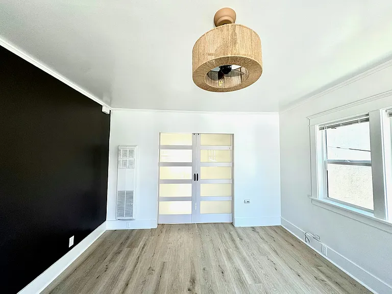 279 Redondo Ave #B — Photo 5
