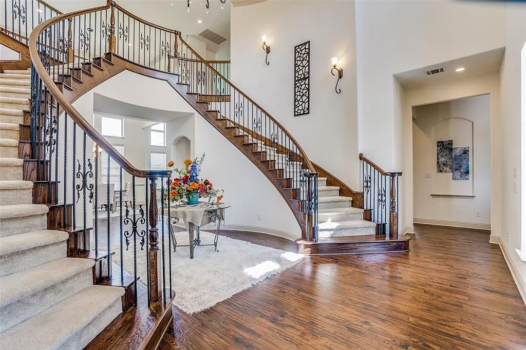 4 bed, 4600 sqft, $6,495 — Photo 4