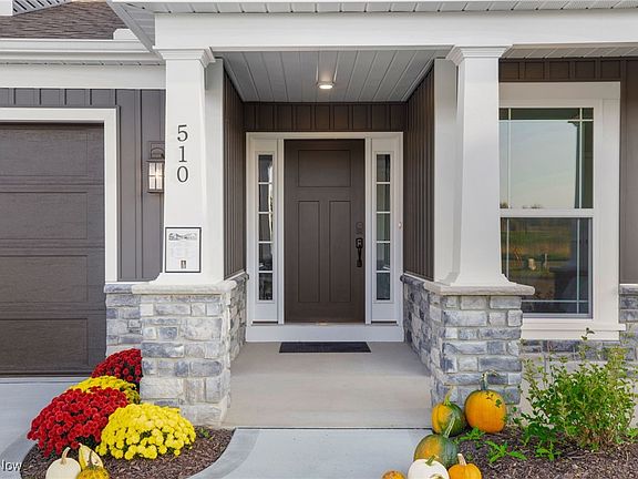 2nd image of 510 Meadow Cir SW