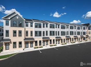 1105 Greenwich Dr, Princeton Junction, NJ 08550