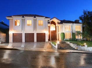 3530 Viewcrest Dr, Burbank, CA 91504
