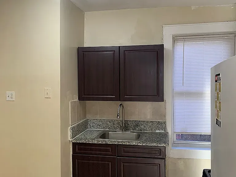 95 Hillcrest Ter #5 — Photo 2
