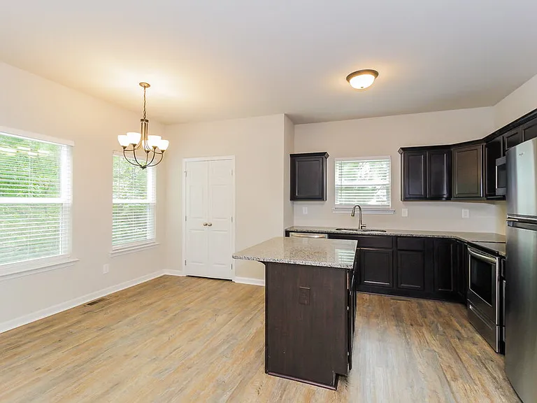 121 Danville Trl — Photo 9