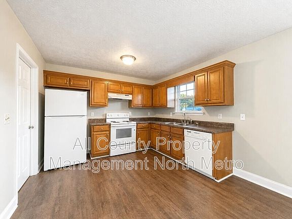 3rd image of 5810 Parks Rd