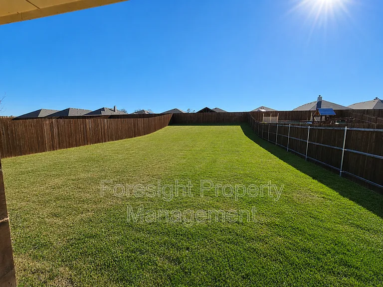 538 Concho St — Photo 25