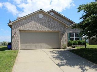 1343 Round Lake Rd, Greenwood, IN 46143