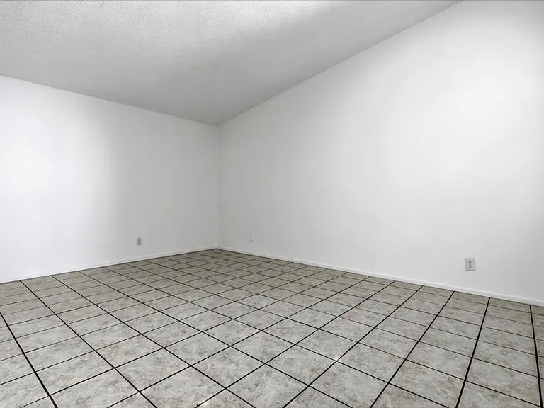 31601 Avenida Maravilla — Photo 45