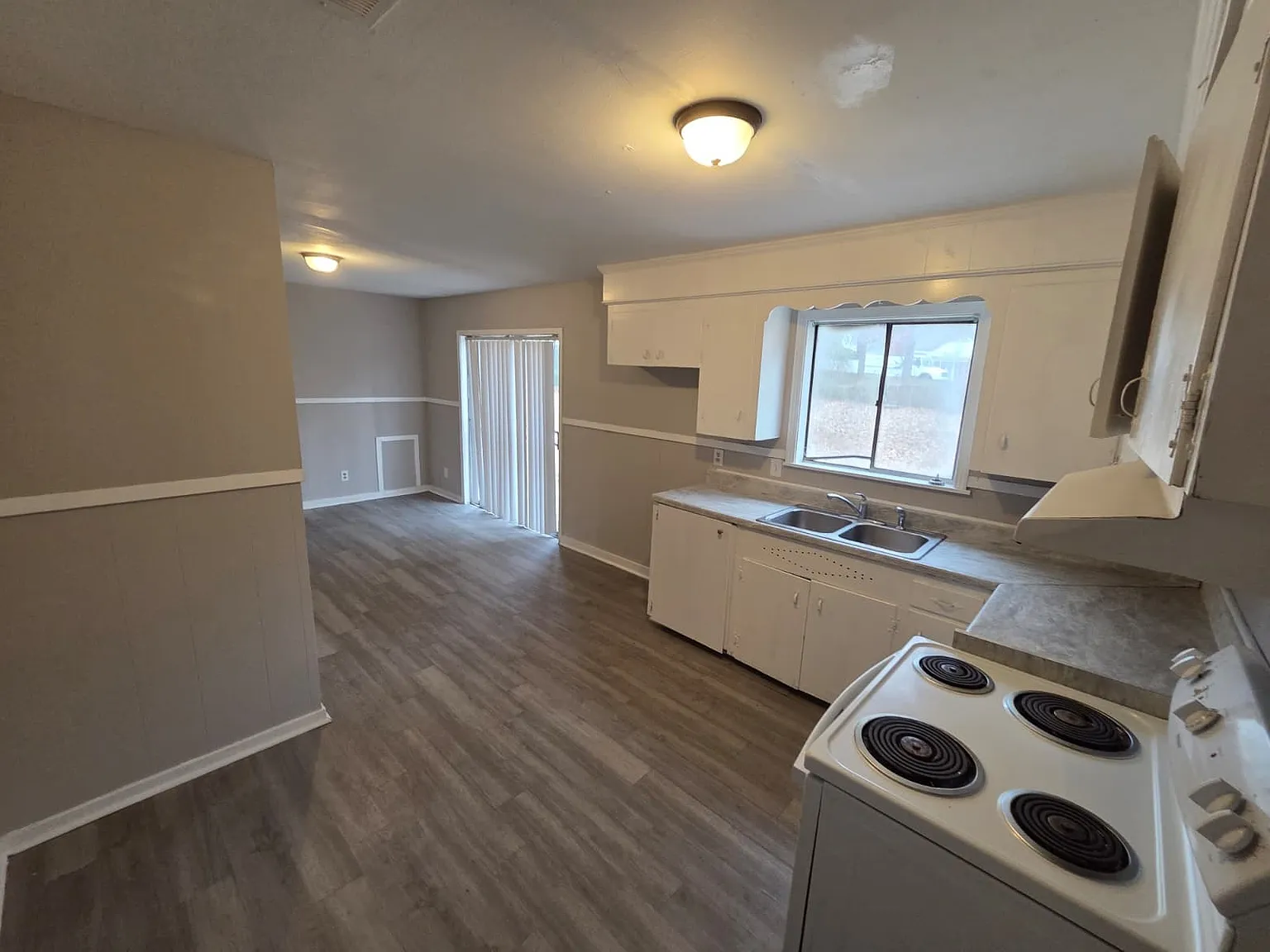 1352 Dianne Drive - 1 — Photo 1