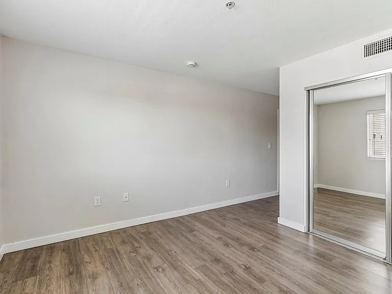 18425 Malden St #401 — Photo 33