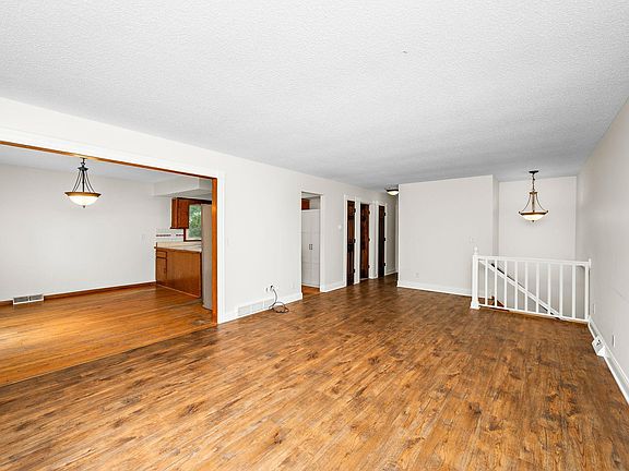 4th image of 13609 62nd Ave N