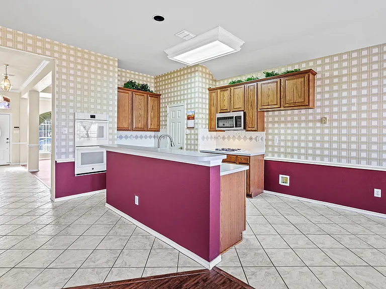 2127 Ballycastle Dr — Photo 6
