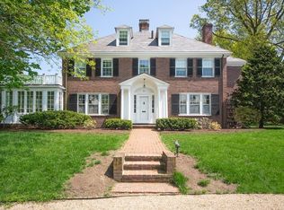 10 Locke Rd, Newton, MA 02468