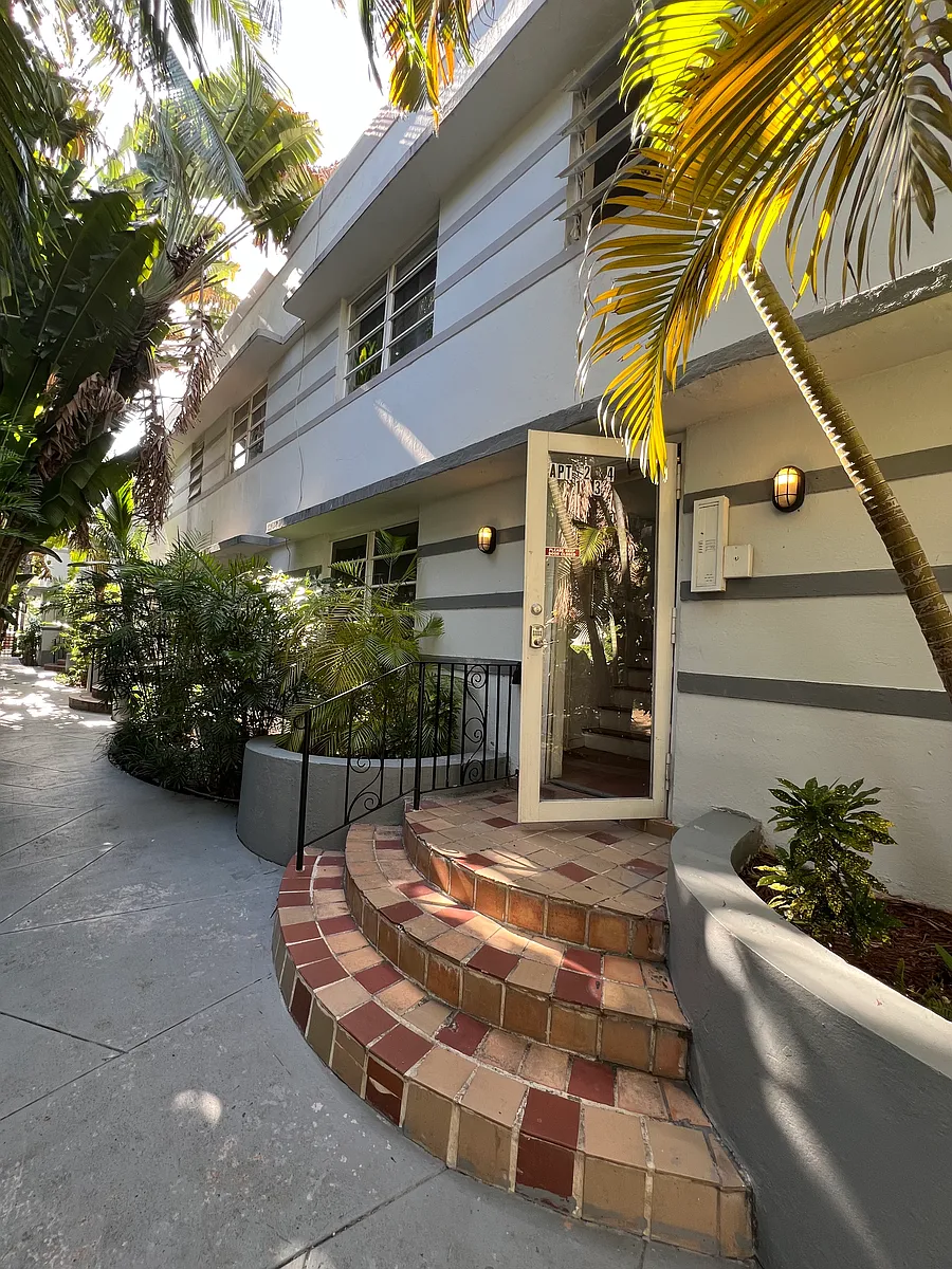 Building Photo - 901 Euclid Ave #3