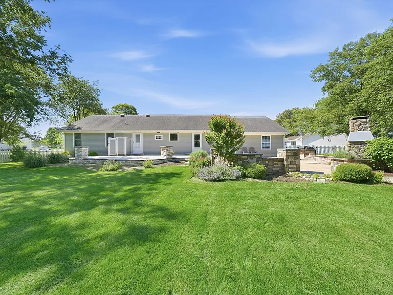 5 Comet Ct — Photo 27