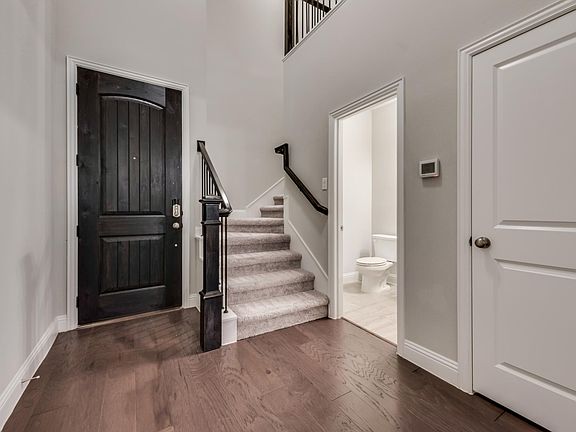 5th image of 6413 Burbank Way