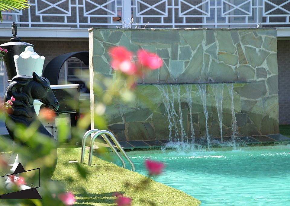 5121 Gaston - GARDEN VILLA Courtyard Waterfall