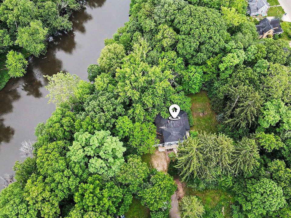 1st image of 330 Catherine Ct