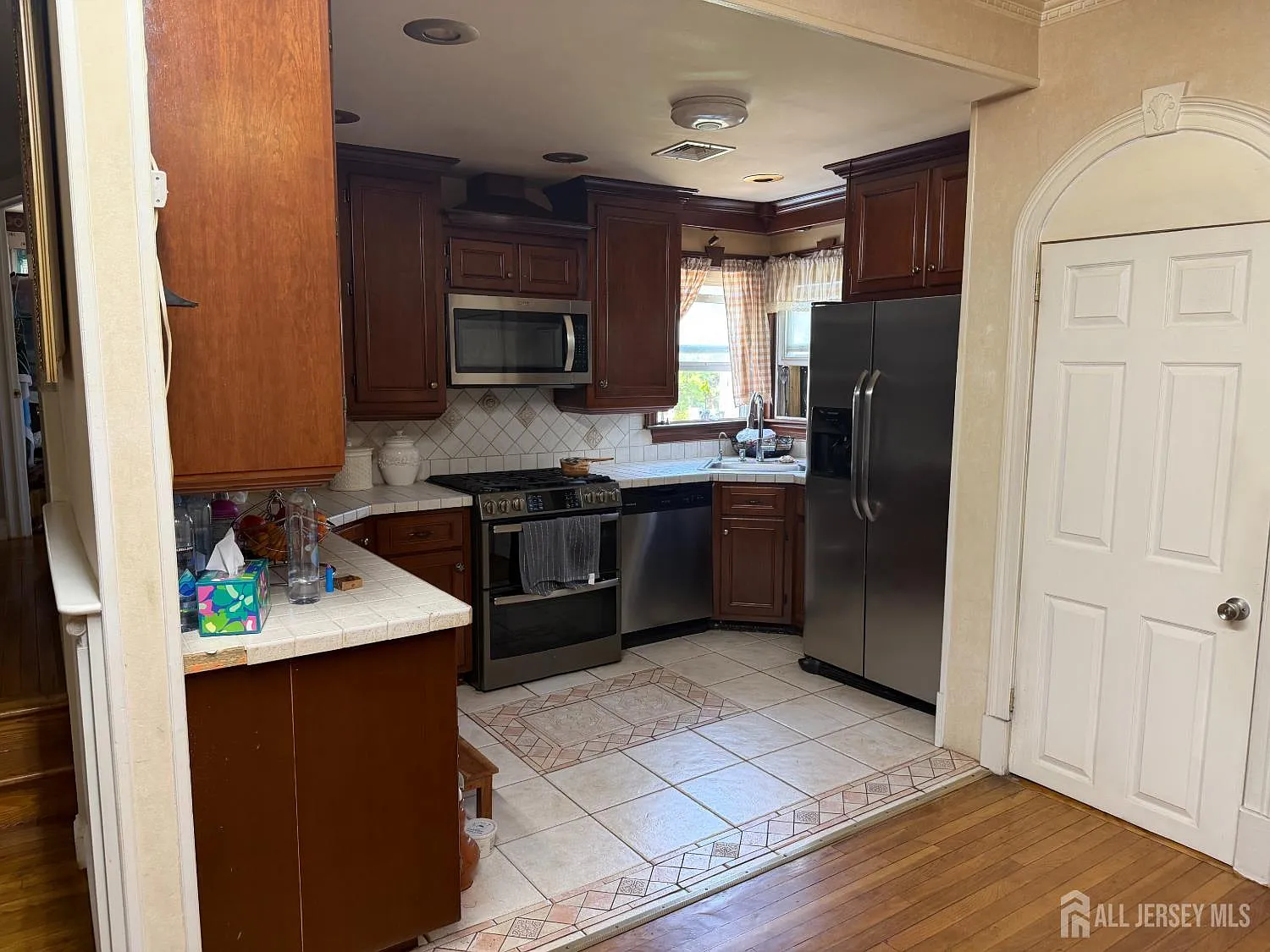 5 bed, 2.0 bath, $4,900 — Photo 3