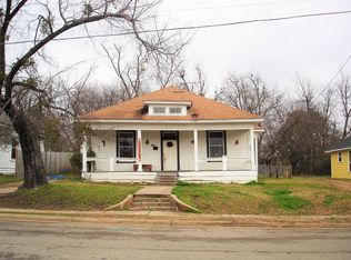 361 4th St SW, Paris, TX 75460