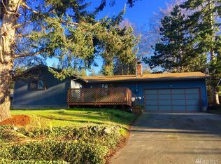 4370 Rhododendron Dr, Oak Harbor, WA 98277