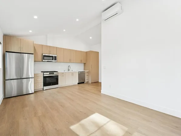 13417 Debby St #1/2, Van Nuys, CA 91401