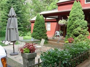 32 Hathaway Ln, South Kingstown, RI 02879
