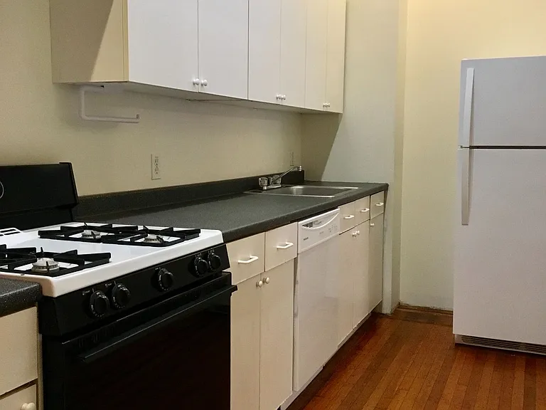 For Rent: Charming Living on St. Paul Street MD 21218 Your Urban Retreat Awaits! — Photo 10