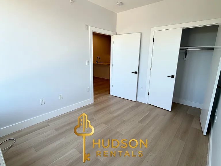 314-316 Forrest St #602 — Photo 9