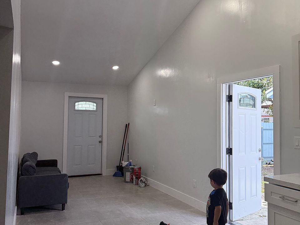 2nd image of 5021 SW 18th St #B