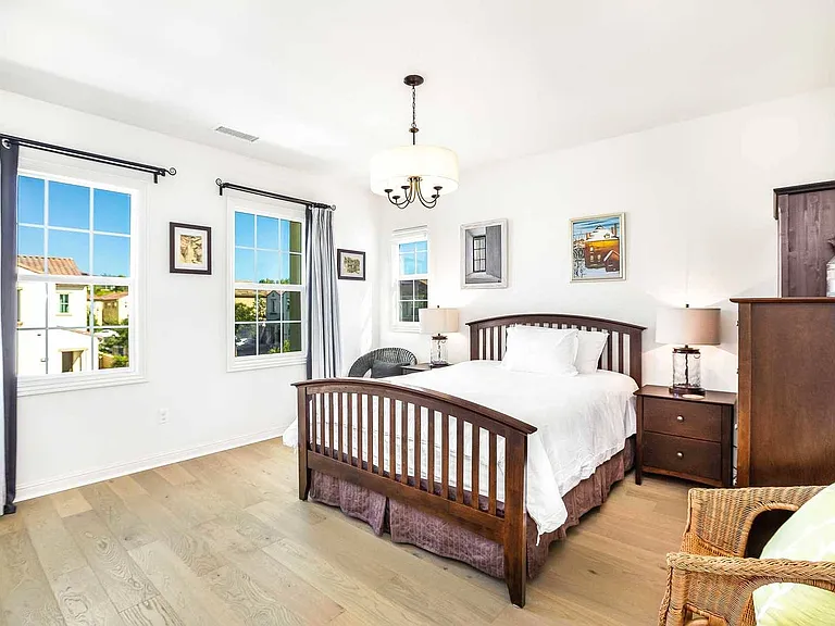 38 Torosa — Photo 12