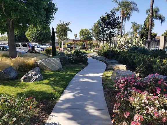 3rd image of 1401 N Flower St #1-1211