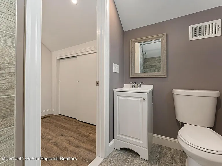 530 E Point Pleasant Ave — Photo 15