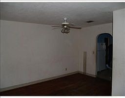 4th image of 610 Fairmont St